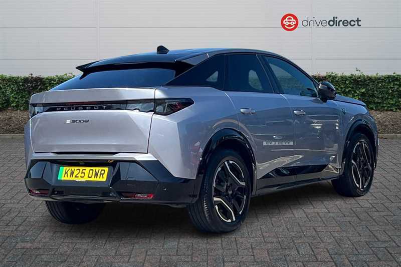 Peugeot 3008 73Kwh Gt Suv 210 Ps KW25OWR Grey #3