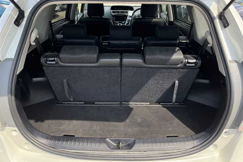 Toyota Prius+ Mpv Black #36