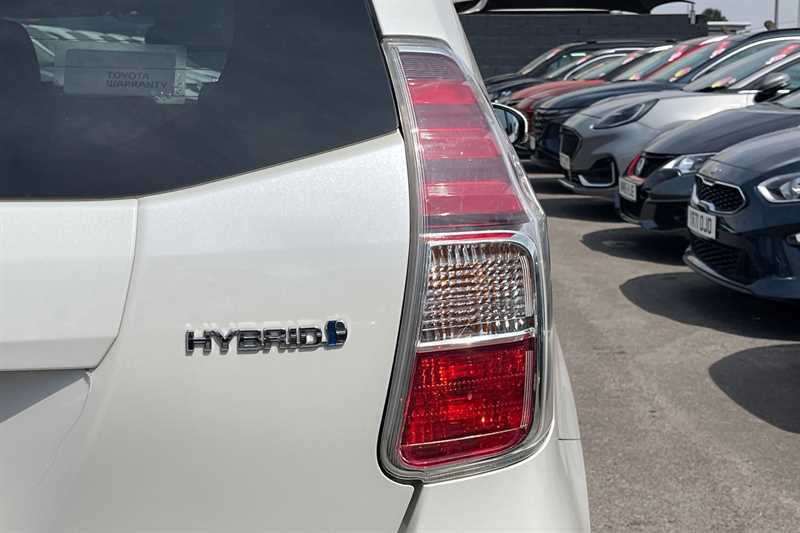 Toyota Prius+ Mpv Black #32