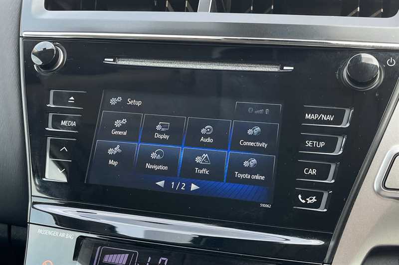 Toyota Prius+ Mpv Black #17