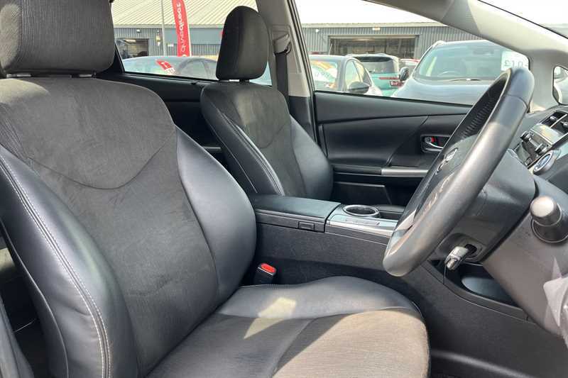Toyota Prius+ Mpv Black #23
