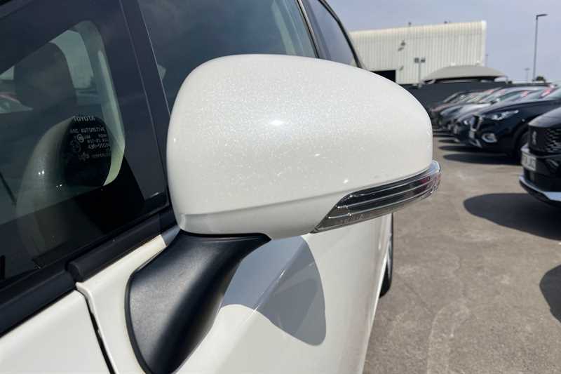 Toyota Prius+ Mpv Black #35