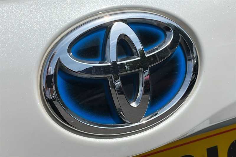 Toyota Prius+ Mpv Black #37