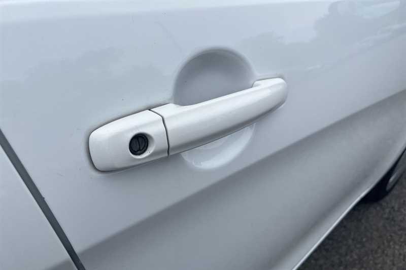 Suzuki Celerio Celerio 1.0 Sz4 Ags Euro 6 1515 Suzuki White #32