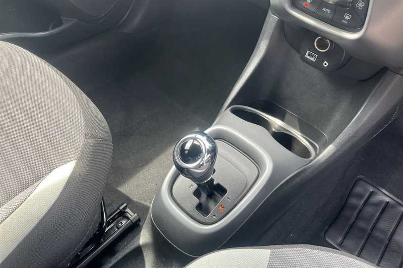Toyota Aygo Hatchback White #37