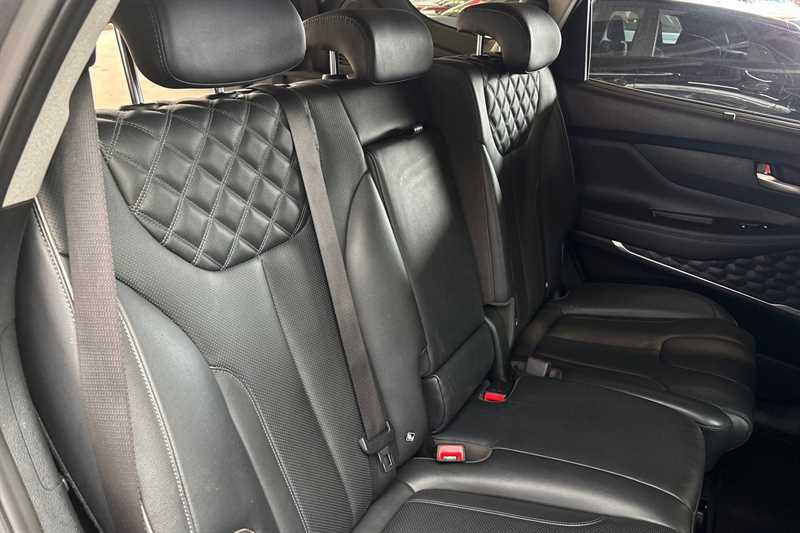 Hyundai Santa Fe Premium Black #24