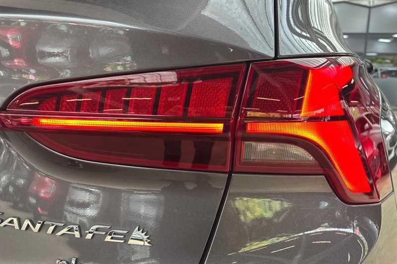 Hyundai Santa Fe Premium Black #32