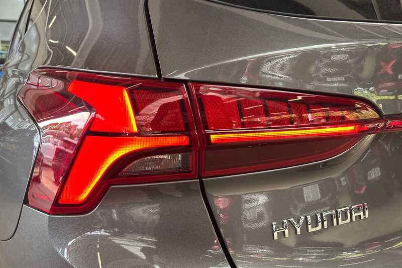 Hyundai Santa Fe Premium Black #31