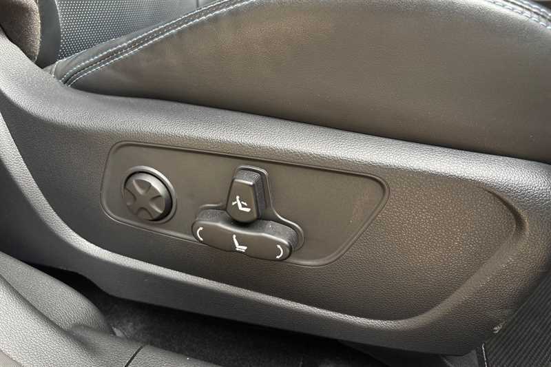 SsangYong Korando e-Motion 140Kw Ultimate 61.5Kwh Black #26