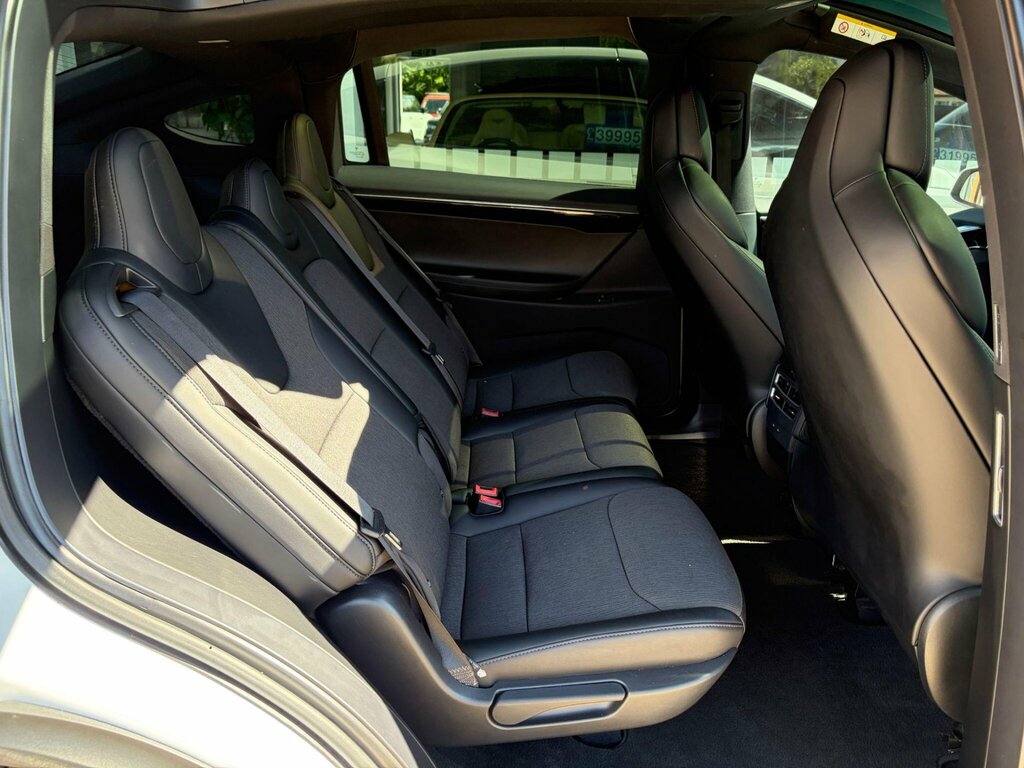 Tesla Model X 75D Silver #11