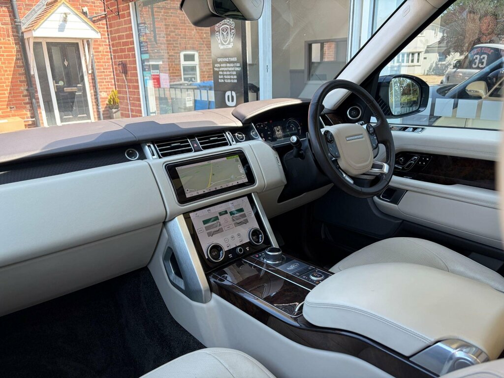 Land Rover Range Rover Core Black #8