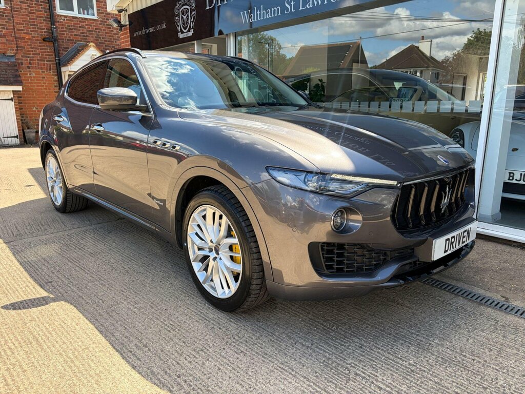 Maserati Levante 3L Null Black #21