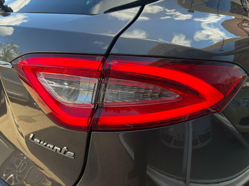 Maserati Levante 3L Null Black #18