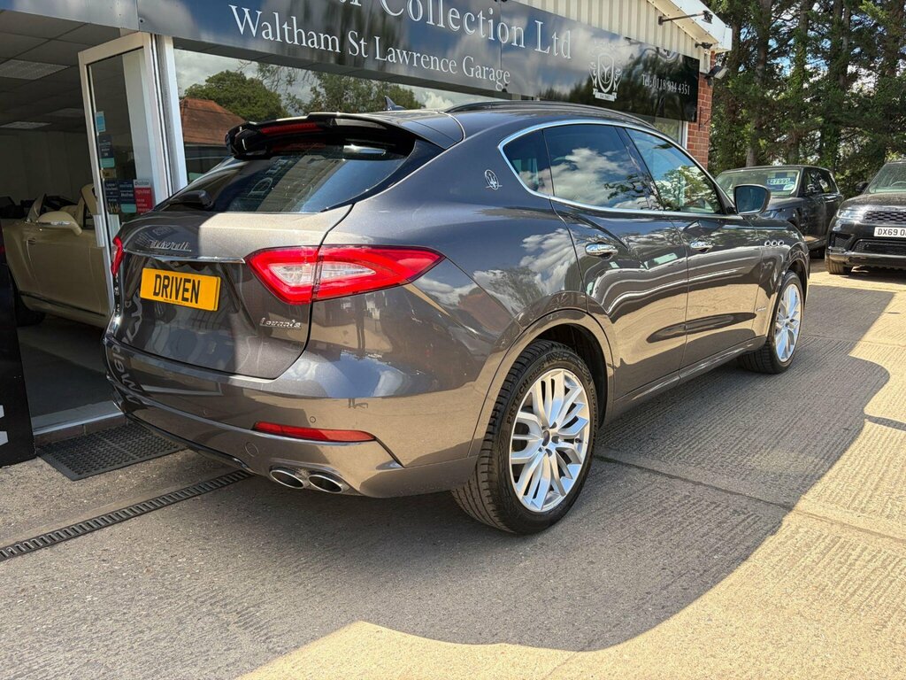 Maserati Levante 3L Null Black #13