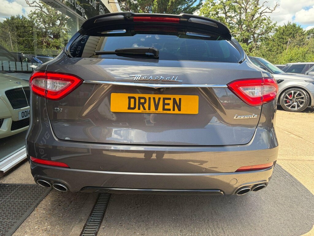 Maserati Levante 3L Null Black #12