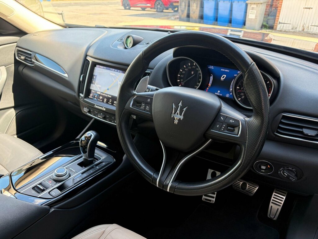 Maserati Levante 3L Null Black #19