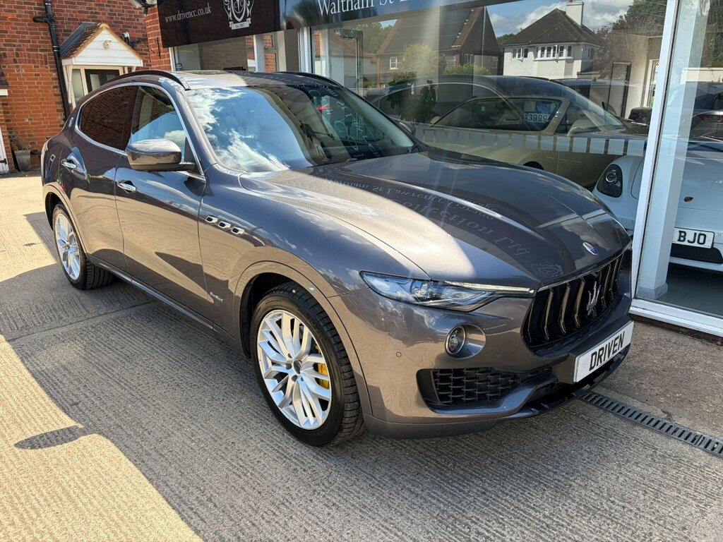 Maserati Levante 3L Null Black #15