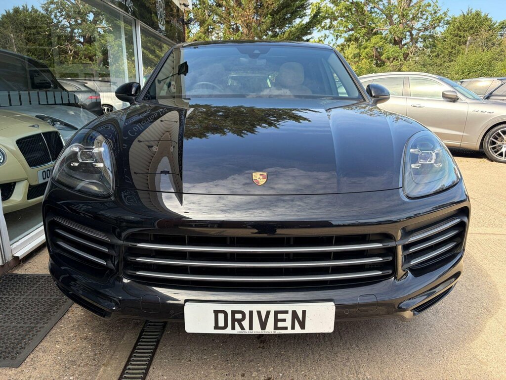 Porsche Cayenne 4.8T V8 Turbo Suv Black #16