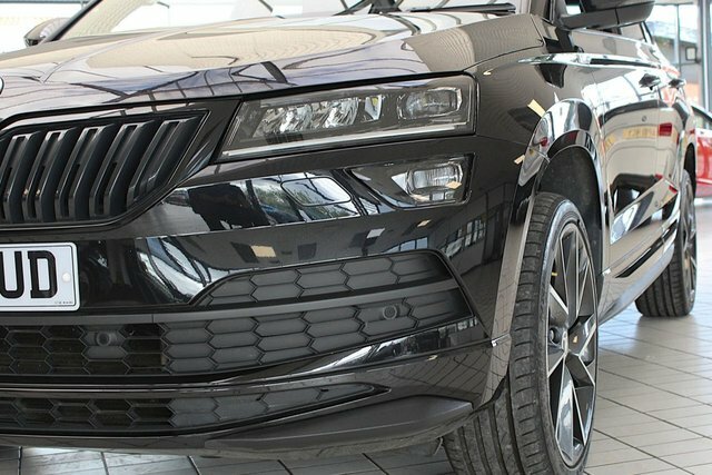 Skoda Karoq Tsi Act Sportline Suv LJ69EUD Black #4