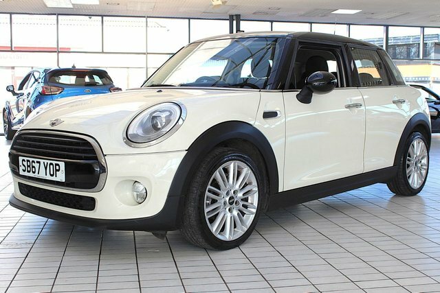 Mini Hatch Cooper D Hatchback White