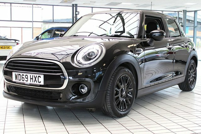 Mini Hatch Cooper Classic Hatchback Black