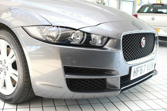 Jaguar XE Prestige Saloon HF67VUW Grey #5