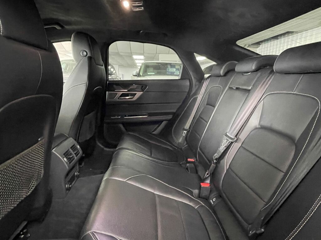 Jaguar XF Xf R-sport White #23