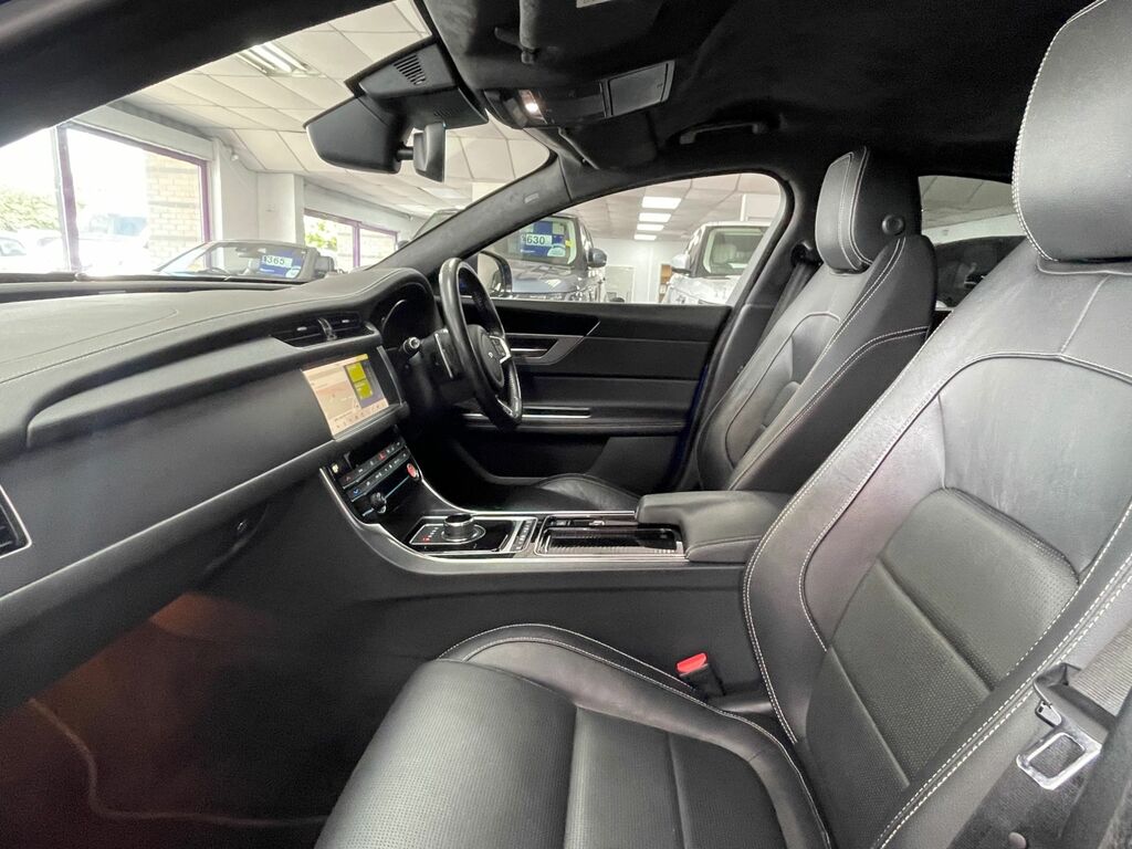 Jaguar XF Xf R-sport White #25