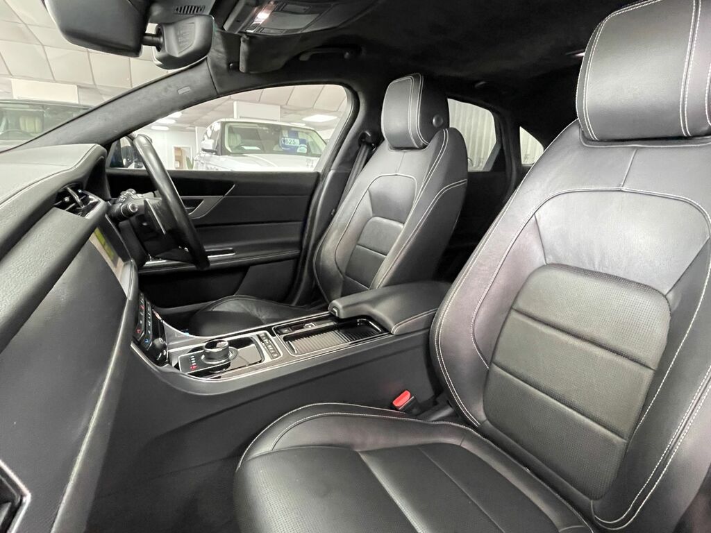 Jaguar XF Xf R-sport White #26