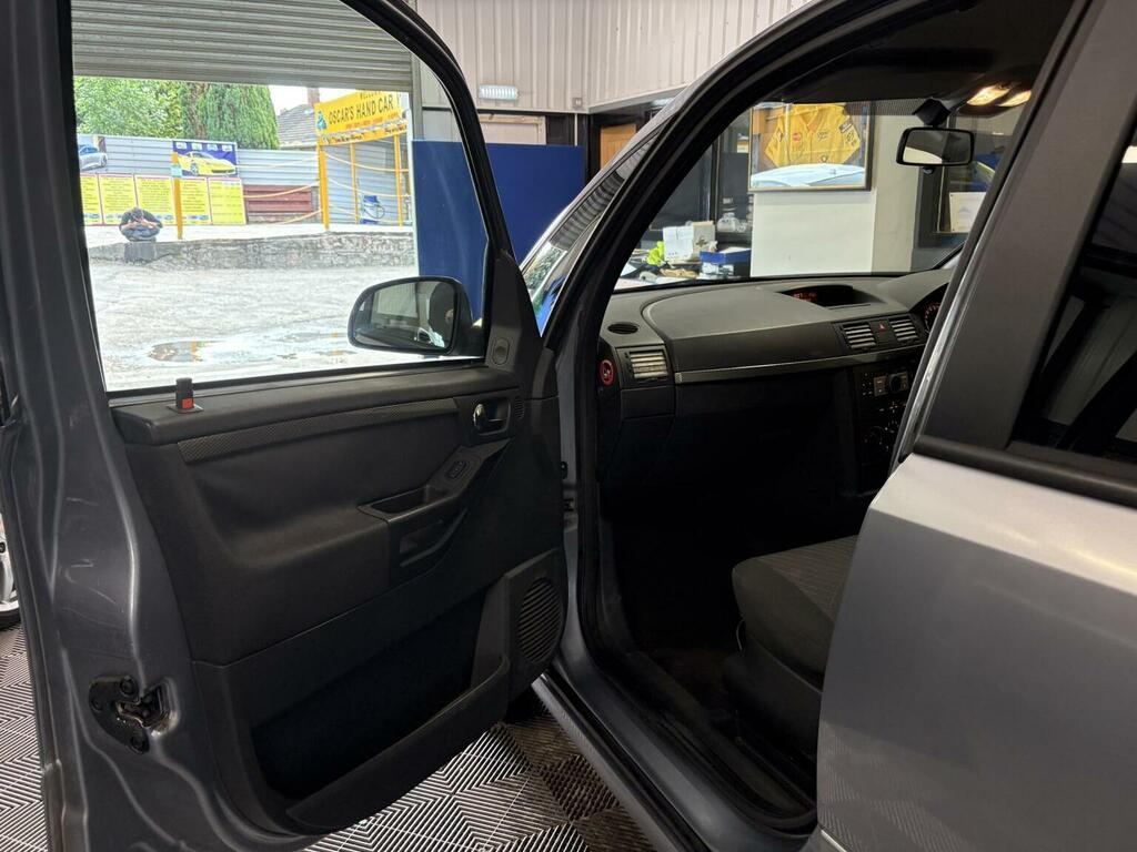 Vauxhall Meriva Active Silver #33