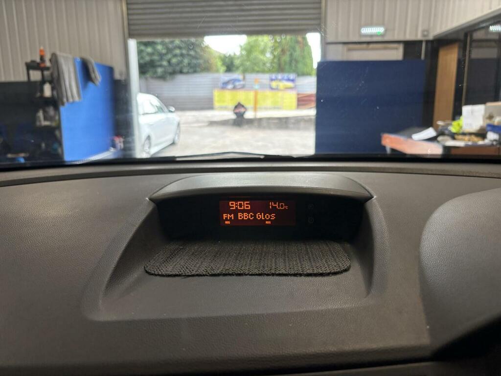 Vauxhall Meriva Active Silver #30