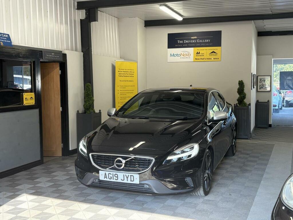 Volvo V40 Hatchback 2.0 T3 R-design Edition Euro 6 Ss Black