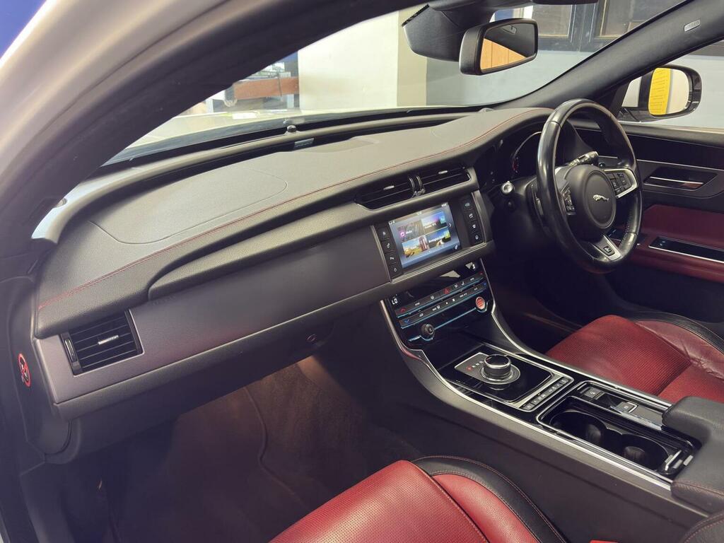 Jaguar XF 2.0D R-sport Saloon Awd Euro 6 S Black #37