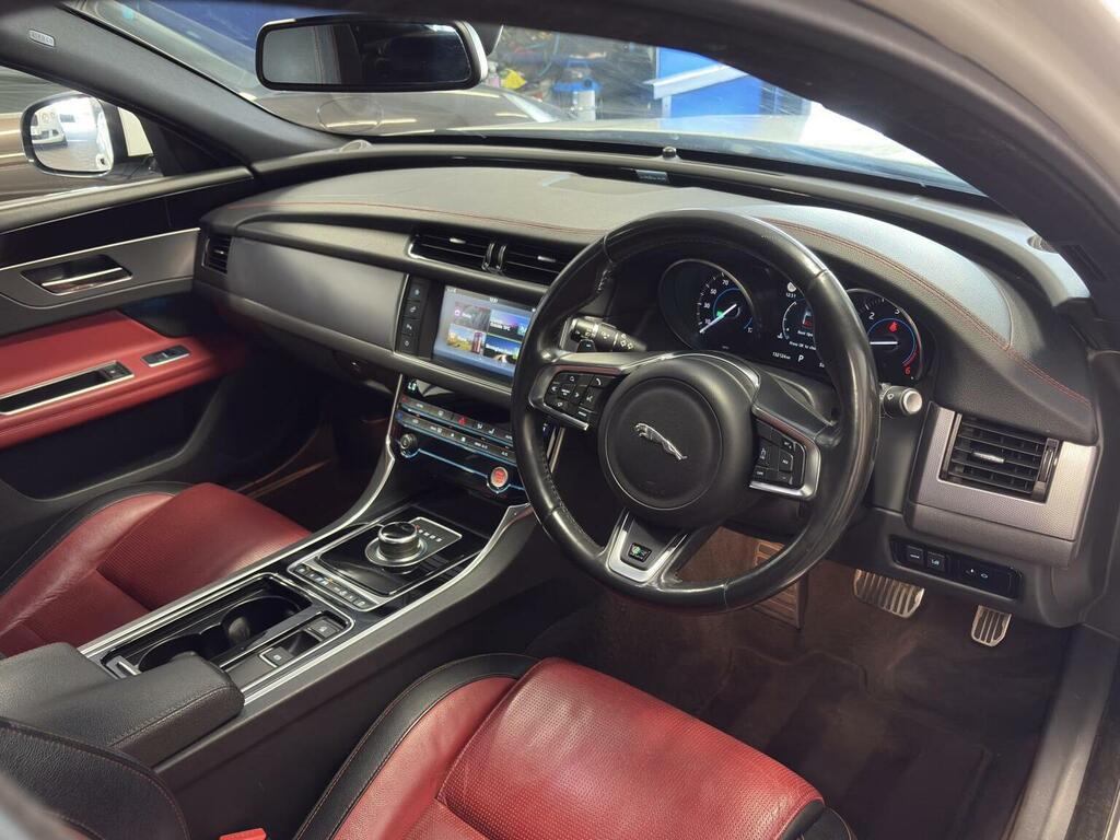 Jaguar XF 2.0D R-sport Saloon Awd Euro 6 S Black #24