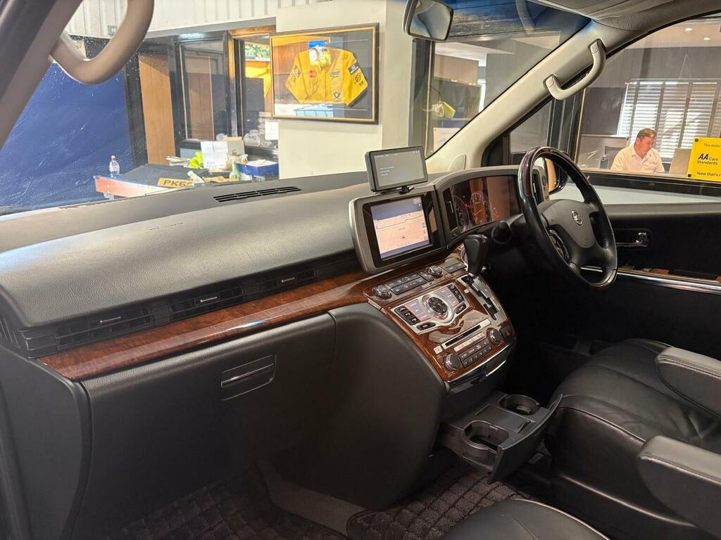 Nissan Elgrand Rider S 3.5I Only 44,000 Miles White #37