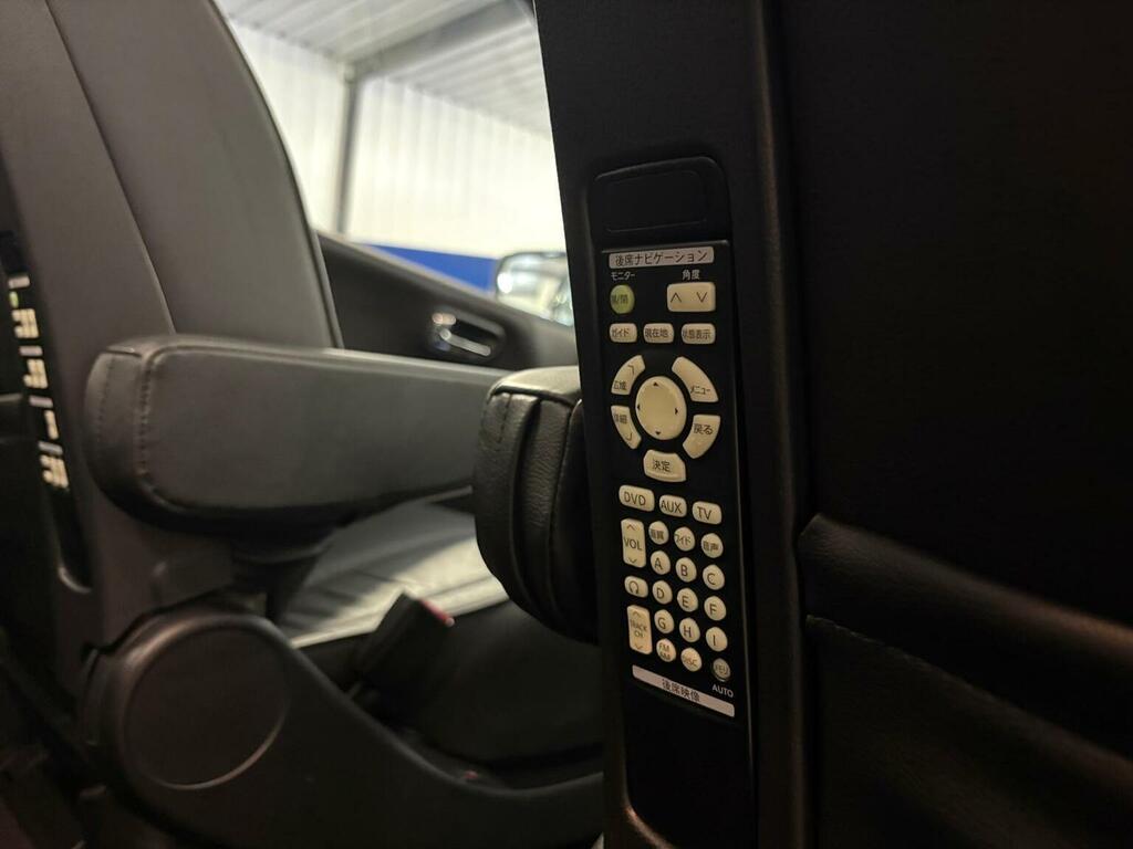 Nissan Elgrand Rider S 3.5I Only 44,000 Miles White #23