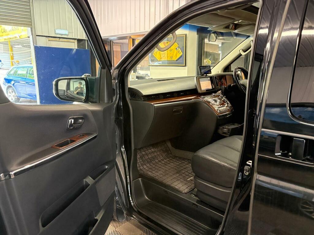 Nissan Elgrand Rider S 3.5I Only 44,000 Miles White #36