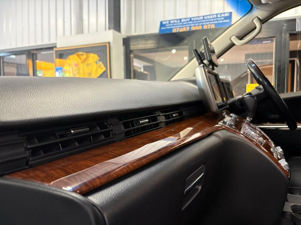 Nissan Elgrand Rider S 3.5I Only 44,000 Miles White #39
