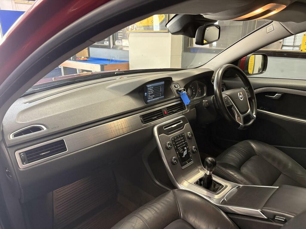Volvo XC70  Gold #37