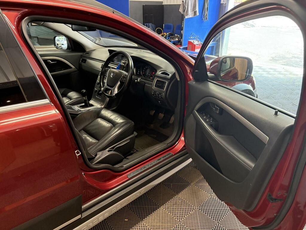 Volvo XC70  Gold #24