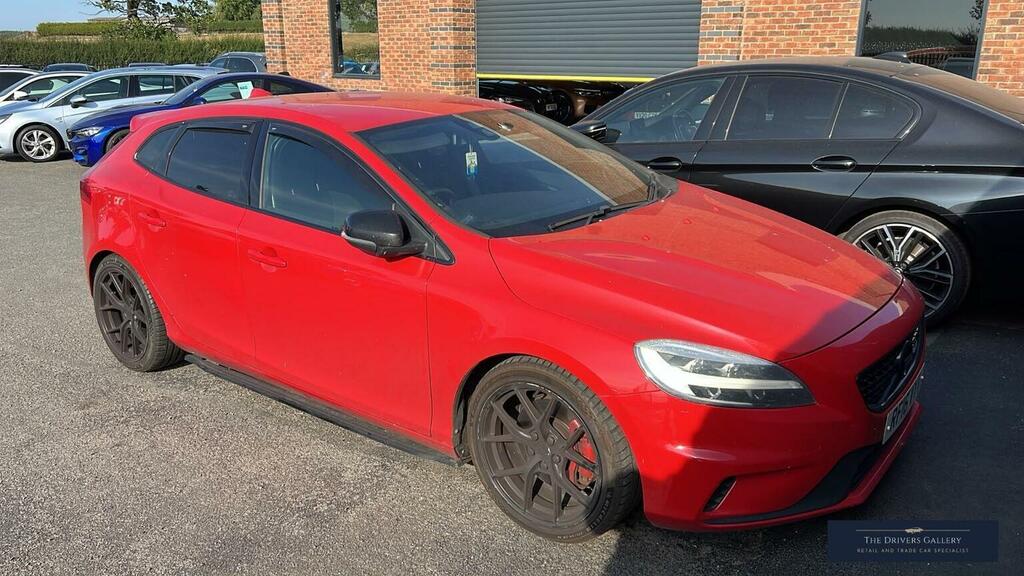 Volvo V40 2.0 D4 R-design Euro 6 Ss Red