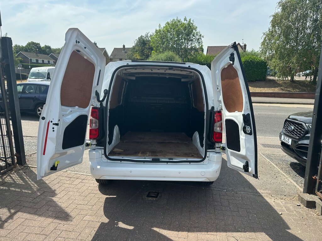 Vauxhall Combo Turbo D 2300 Sportive Panel Van L2 H White #7