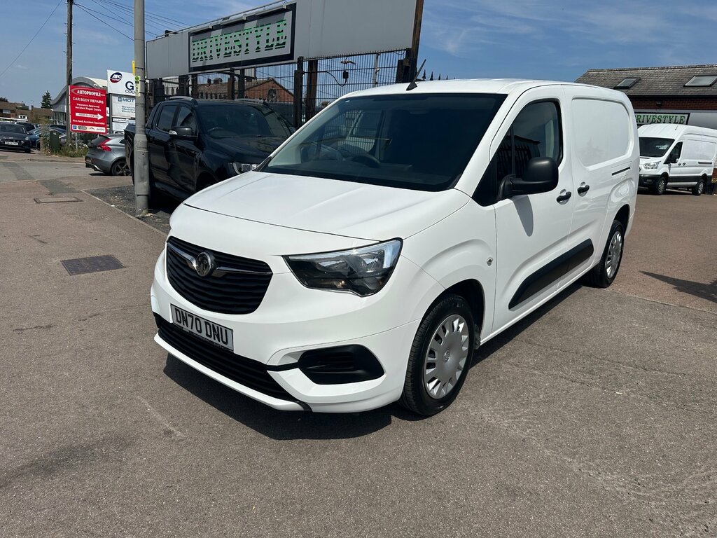 Vauxhall Combo 1.5 Turbo D 2300 Sportive Panel Van Man White #2
