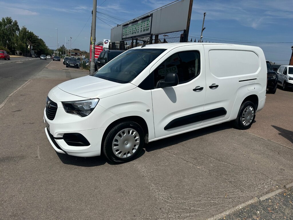 Vauxhall Combo 1.5 Turbo D 2300 Sportive Panel Van Man White #3