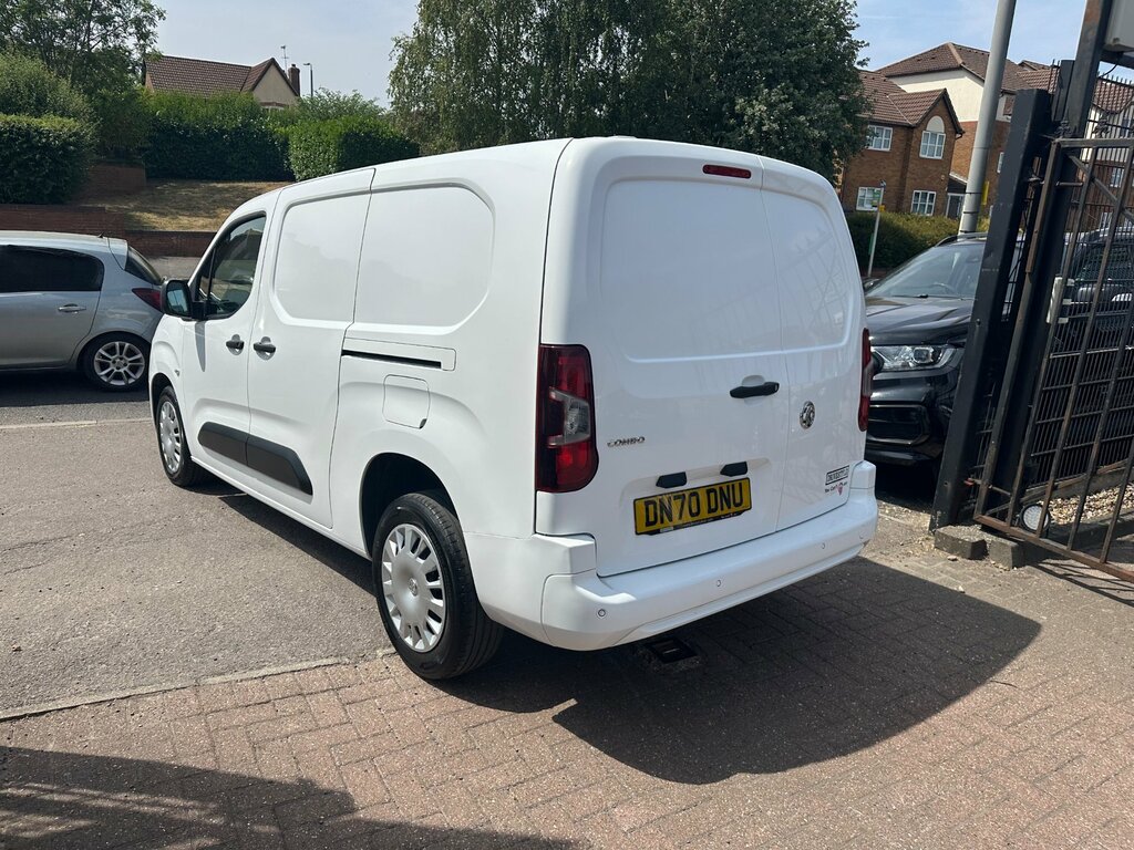 Vauxhall Combo 1.5 Turbo D 2300 Sportive Panel Van Man White #4