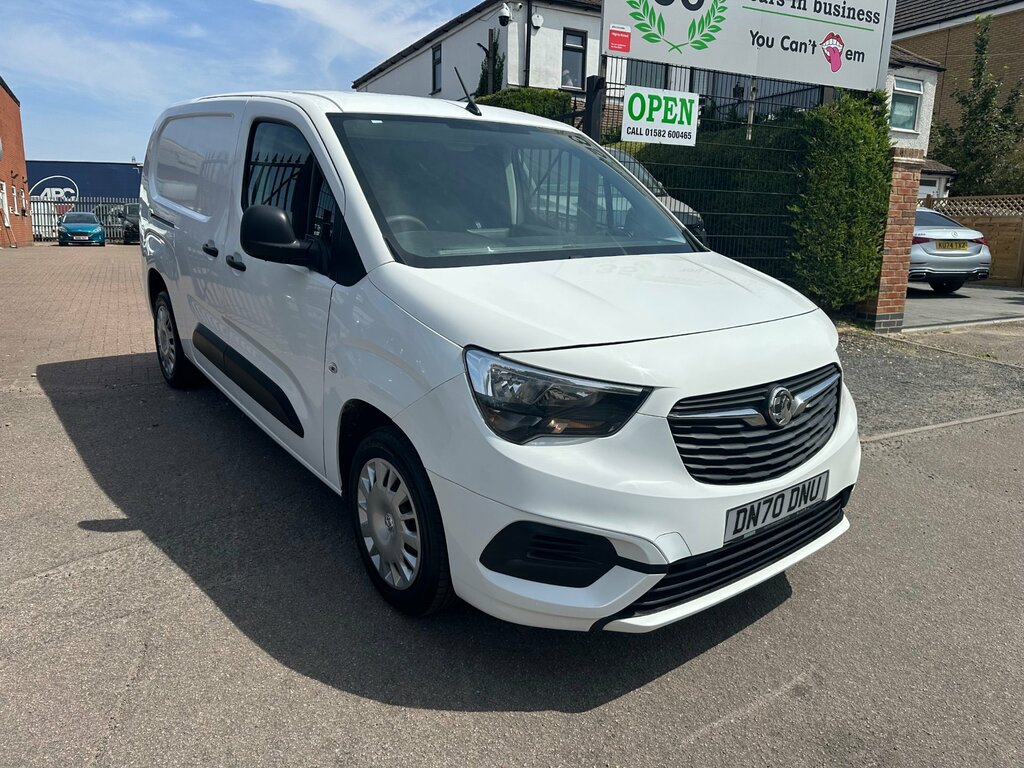 Vauxhall Combo 1.5 Turbo D 2300 Sportive Panel Van Man White