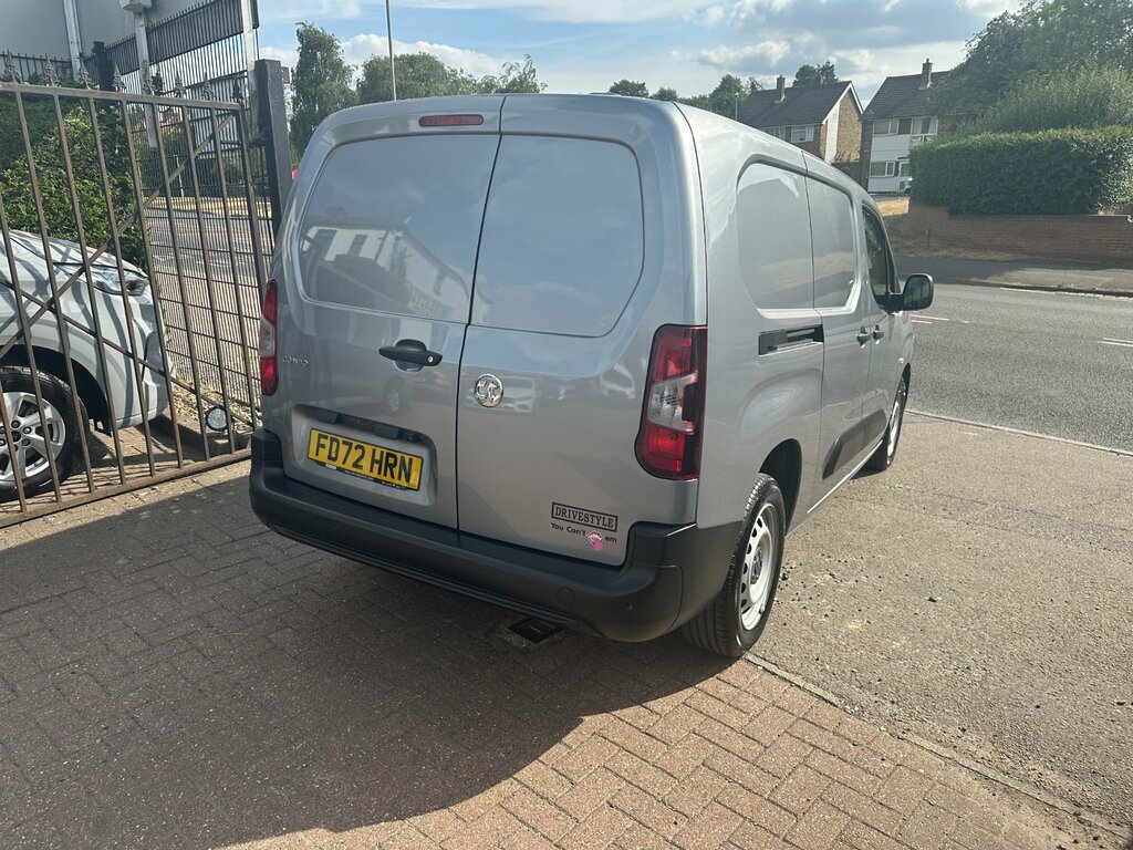 Vauxhall Combo 2300 100Kw Dynamic 50Kwh H1 Van 11Kwch White #8