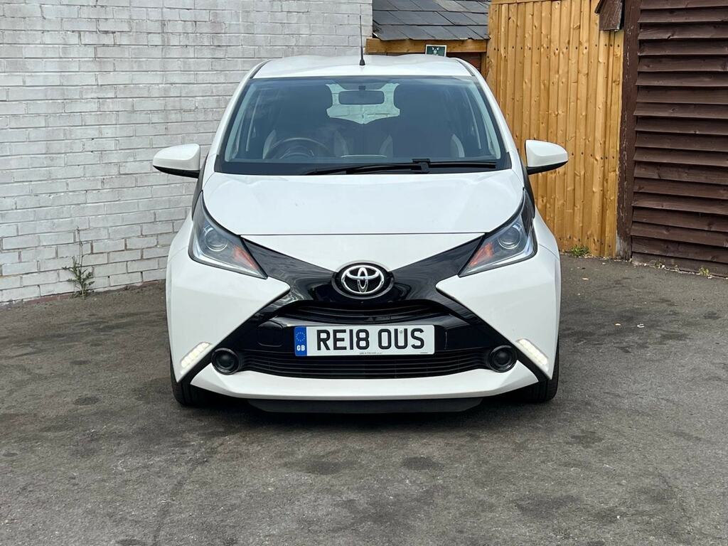 Toyota Aygo 1.0 Vvt-i X-play Euro 6 White #2