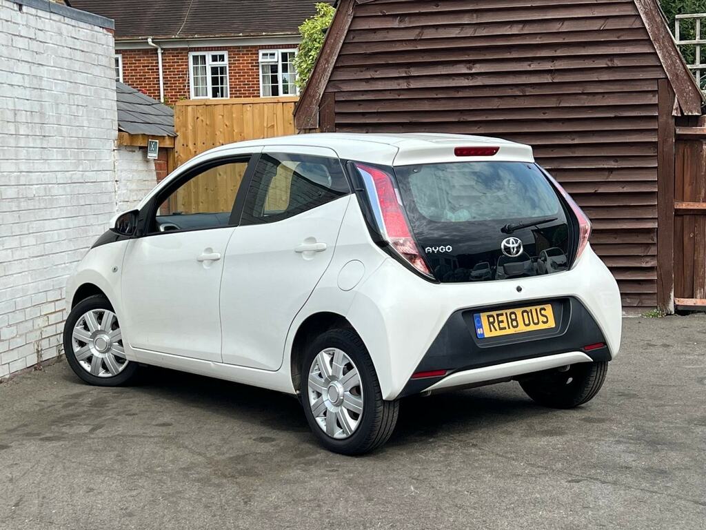 Toyota Aygo 1.0 Vvt-i X-play Euro 6 White #4