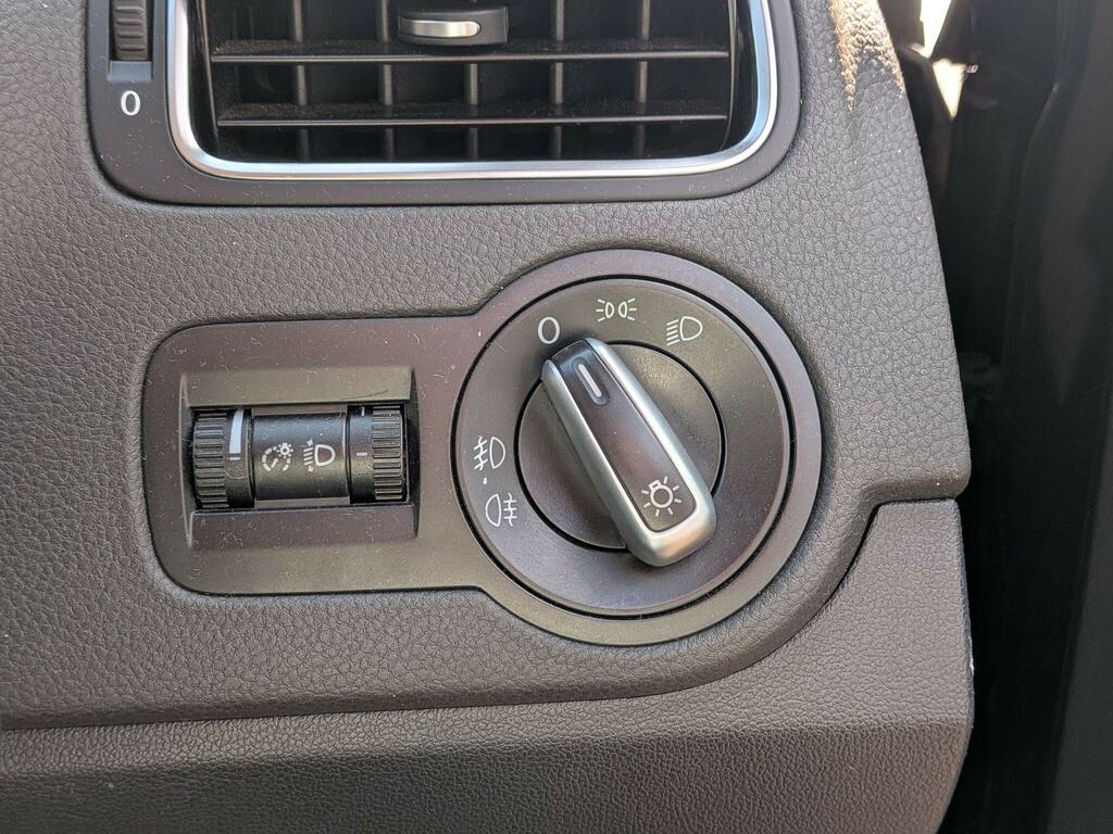 Volkswagen Polo Hatchback White #6